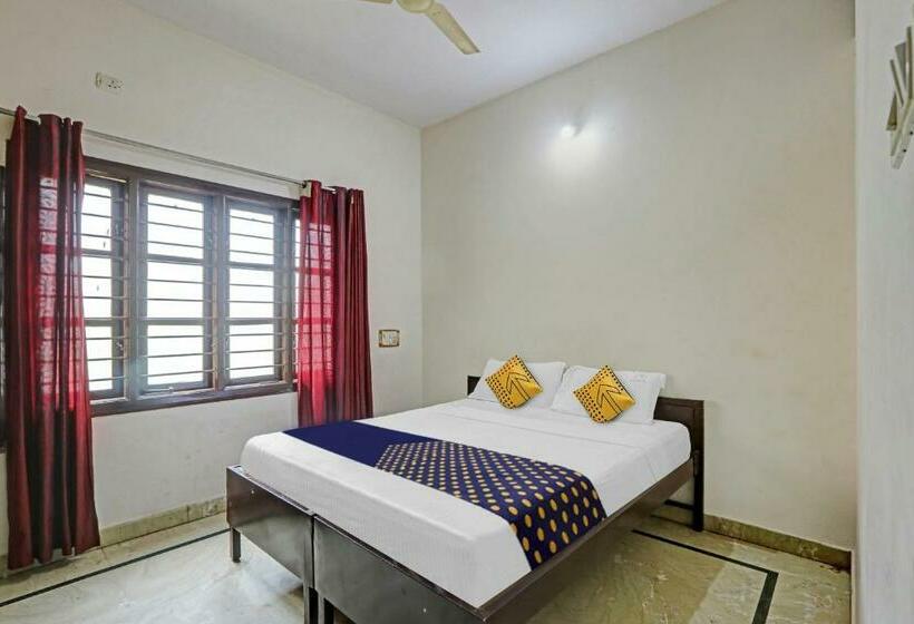 ホテル Spot On Vishu Moni Residency