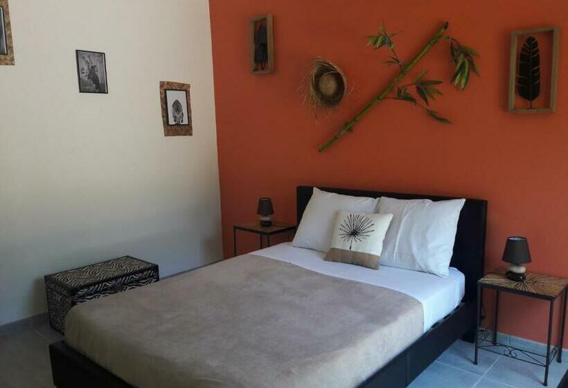 تختخواب و صبحانه Le Clos Des Dryades S