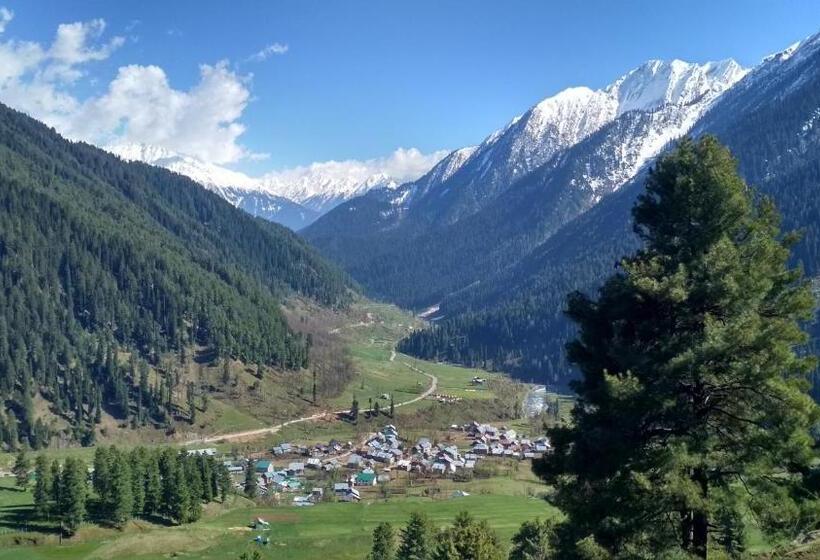 فندق Kolahoi Heights Guest House