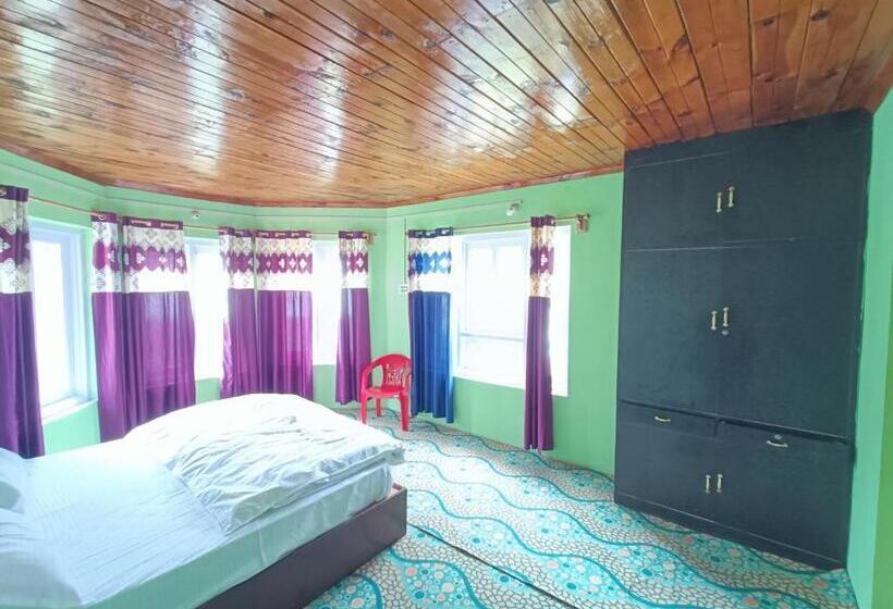فندق Kolahoi Heights Guest House