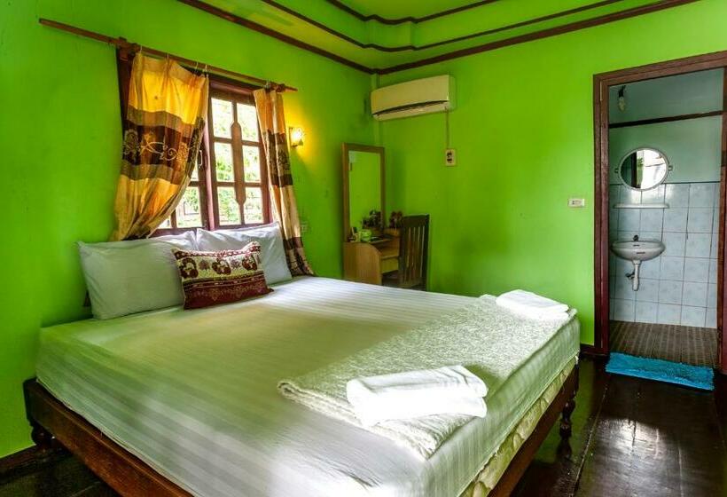 Пансион Lao Long Riverside And Budget Garden Guesthouse
