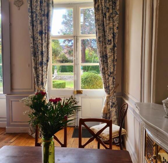 تختخواب و صبحانه Maison Zola