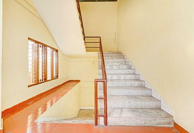 酒店 Spot On 93073 Faizalia Tourist Home
