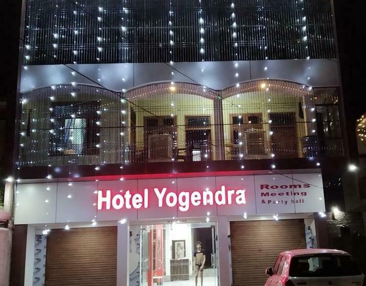 Отель Yogendra