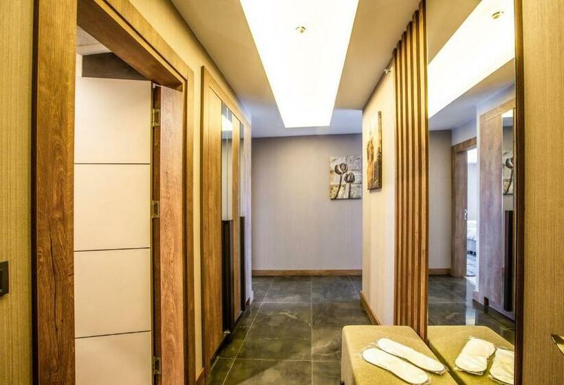 Nehi̇r Otel