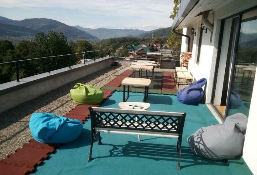 بنسيون Casa Prieteniei   Camere   3 Km Piatra Neamț