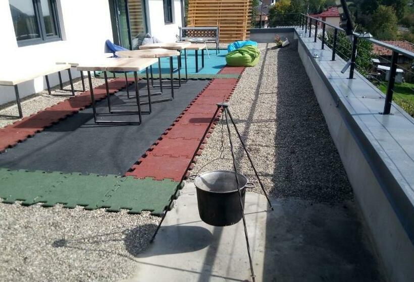 بنسيون Casa Prieteniei   Camere   3 Km Piatra Neamț