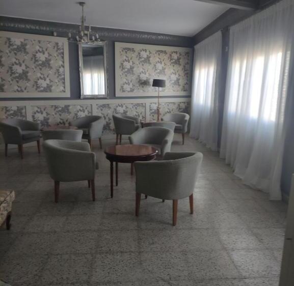פנסיון Hostal Restaurante Bar Cafeteria La Melchora