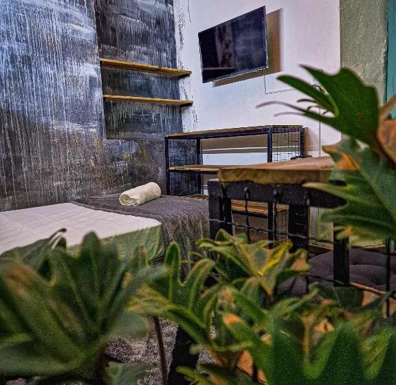 پانسیون Urban Hostal Bar