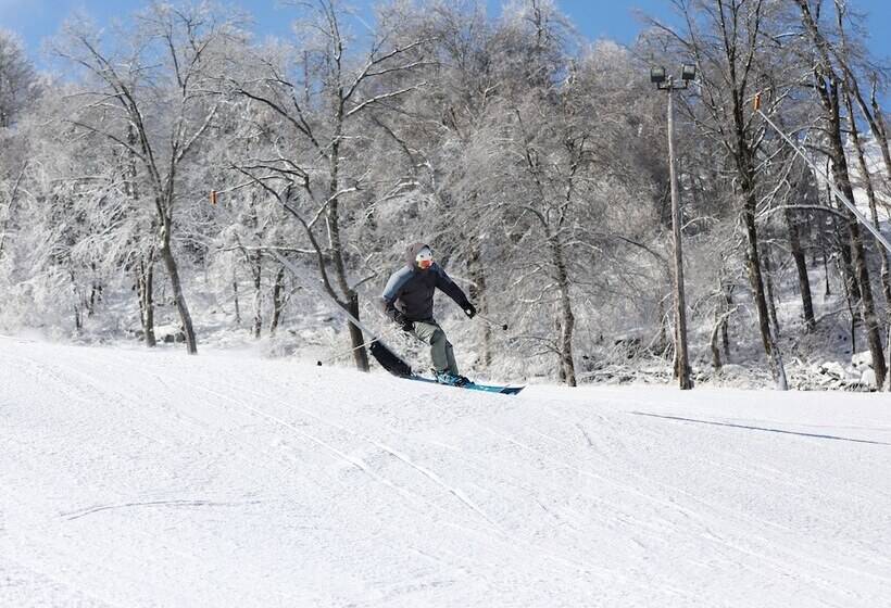Slopeside Hotel By Seven Springs Resort