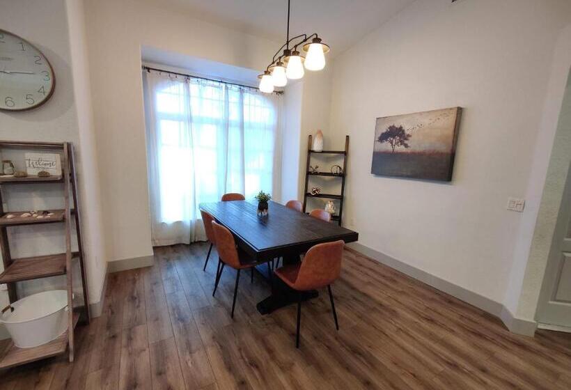 Spacious Oasis Updated Home 3 Bed 2 Bath  7 Min To Nokomis Beach