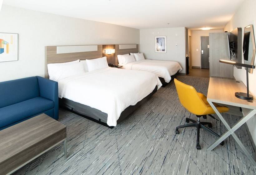 هتل Holiday Inn Express & Suites   Moose Jaw, An Ihg