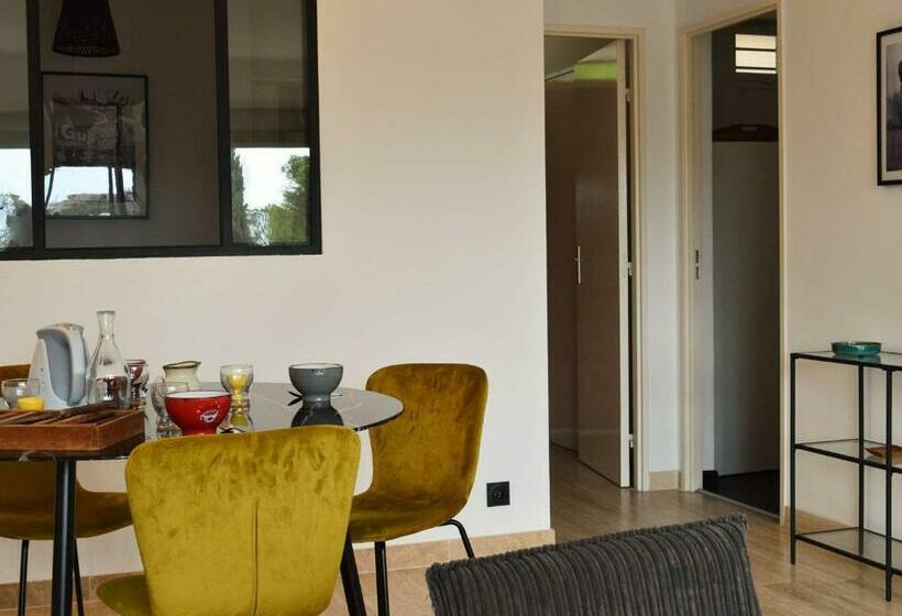 Bel Appartement à Cavalaire Sur Mer, 4 Couchages, Clim, Proche Commodités, Parking, Balcon Fr 1 22