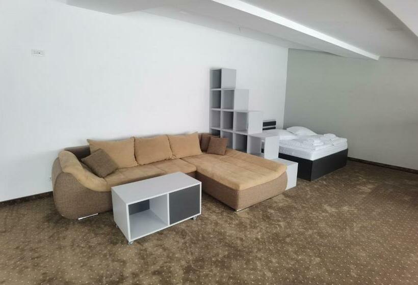 پانسیون Coconea S Home