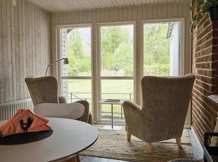 تختخواب و صبحانه Herrestad Bed & Guestroom