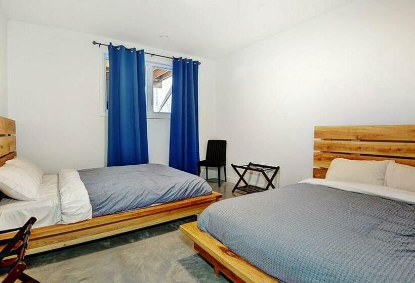 Blanc 28 Les Chalets Alpins, Stoneham
