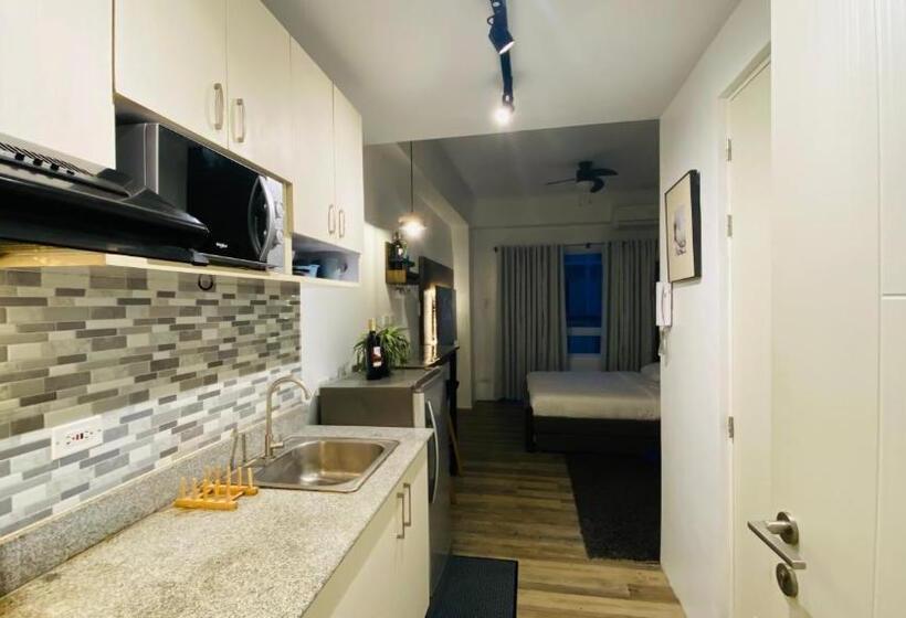فندق Cool Suite By Aki At Smdc Wind Residences Tagaytay