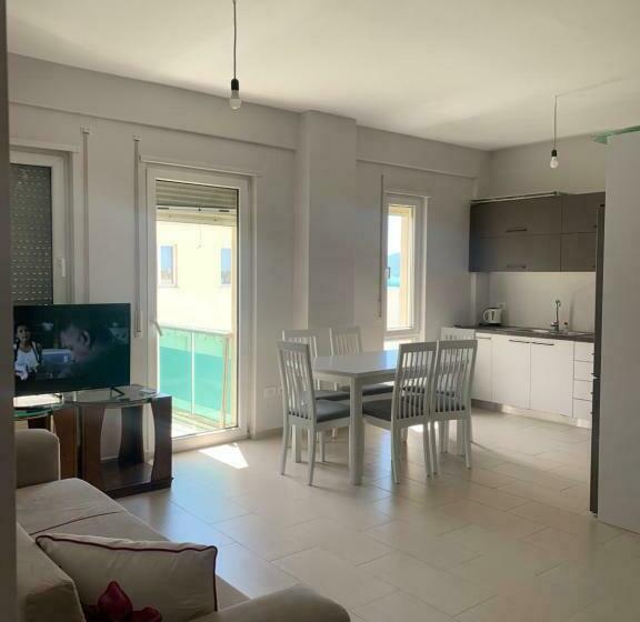 Lovely And Spacious 2 Bed Room Home In Great Location