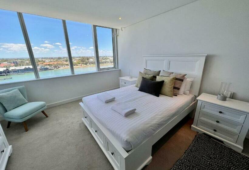 Bayview 705