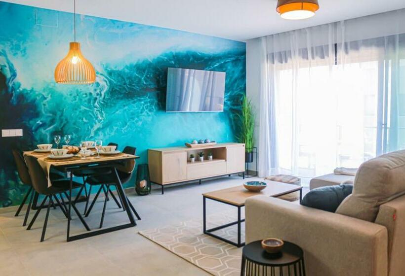 Iconic Sea Views Luxury Apartment