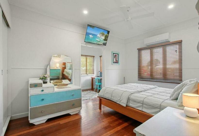 Landsborough Pde 122 Golden Beach