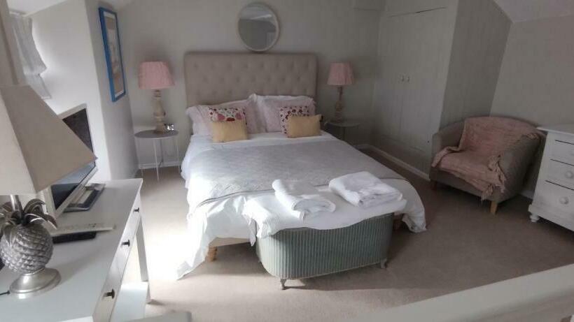Samphire Cottage