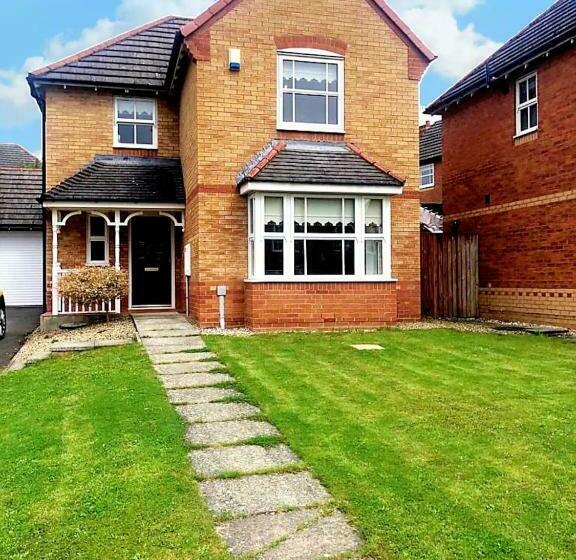 Spacious 4 Bed Home In A Quiet Cul De Sac