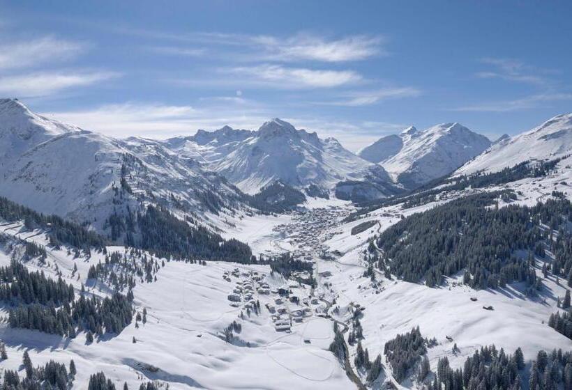 تختخواب و صبحانه Haus Churlis