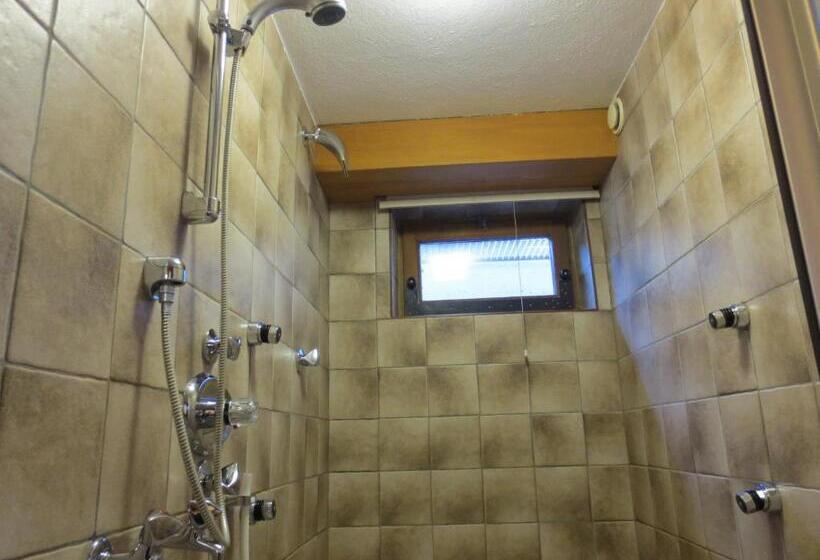 تختخواب و صبحانه Haus Churlis