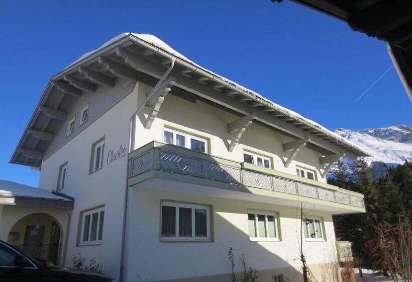 تختخواب و صبحانه Haus Churlis