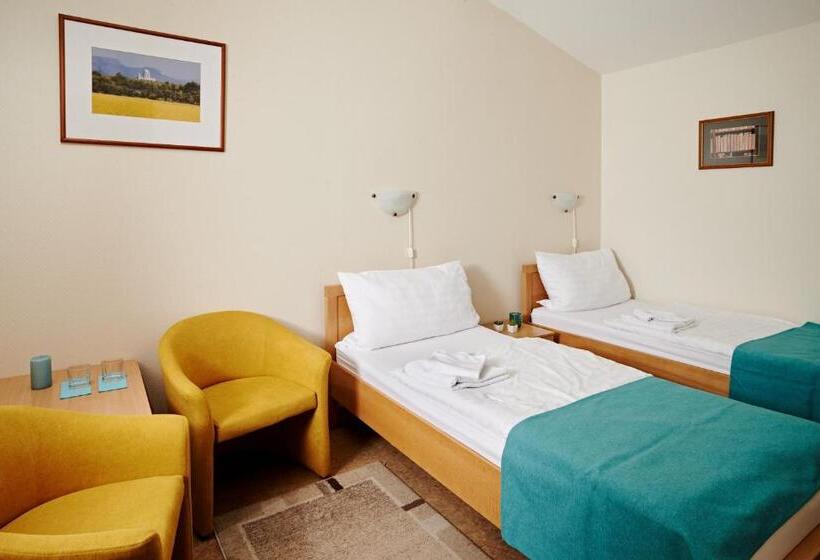 ホテル Adalbert Szent György Ház