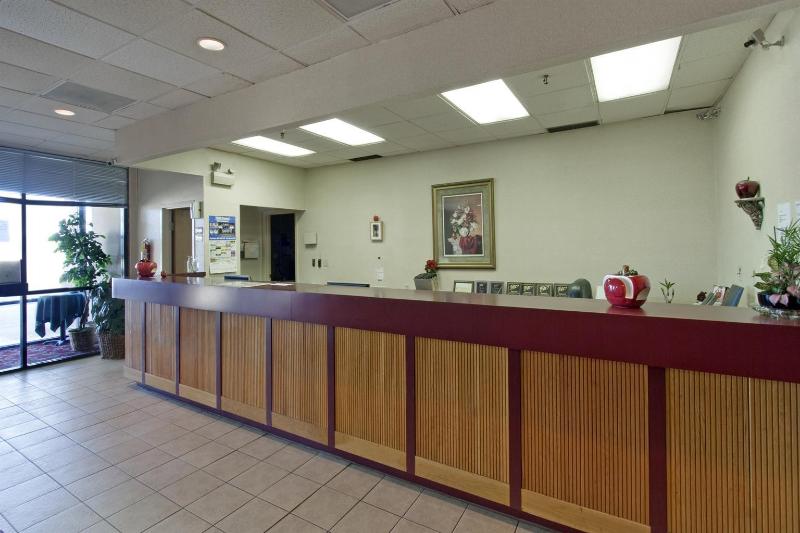 酒店 Americas Best Value Inn Forest