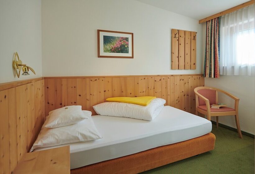 هتل Appartement Roggal