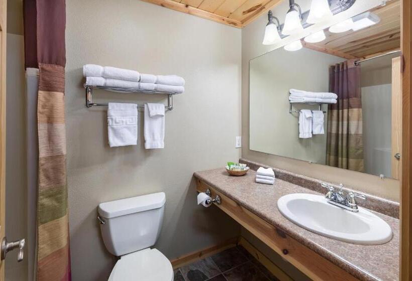 هتل Rock Crest Lodge And Cabins