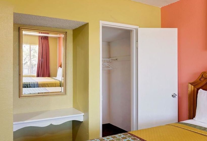 汽车旅馆  Knights Inn Big Spring