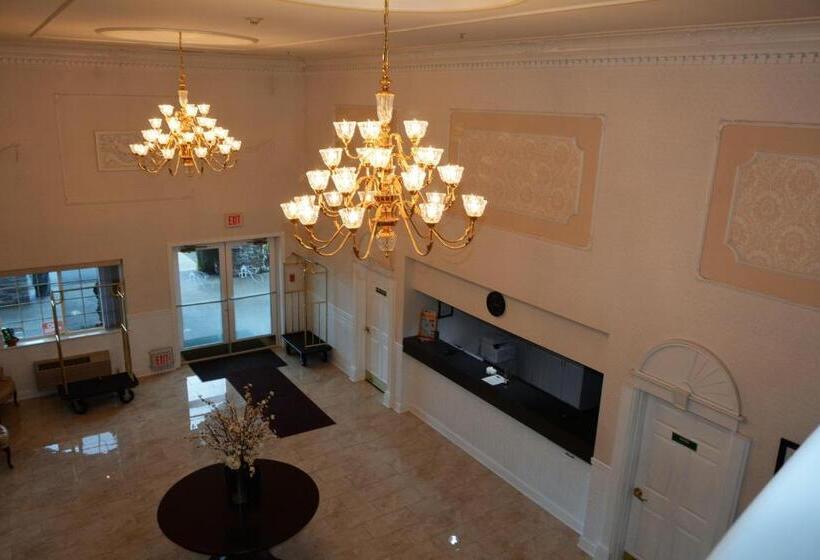 بنسيون Fairbridge Inn & Suites Dupont