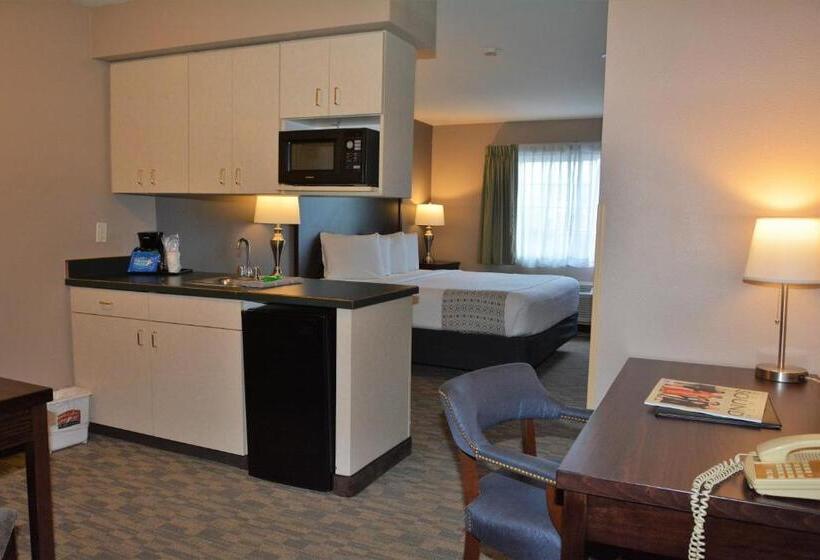 بنسيون Fairbridge Inn & Suites Dupont
