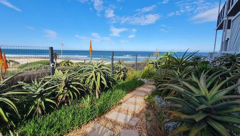 פנסיון On The Beach Guesthouse Jeffreys Bay
