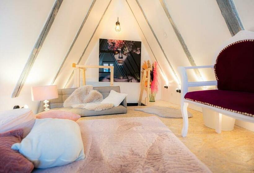 Appartement De La Marquise Designed By C.m