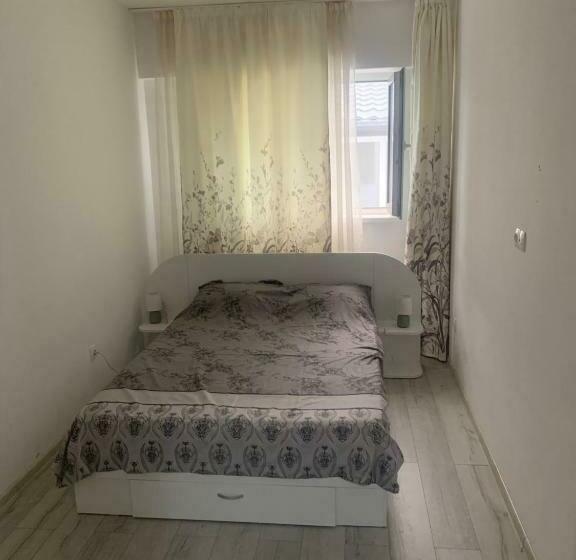 Alexandra Home