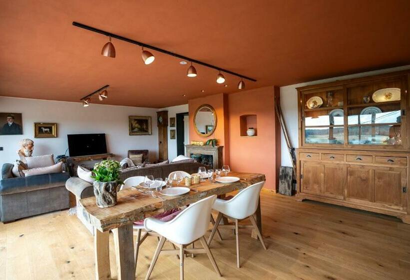 La Villa Ava