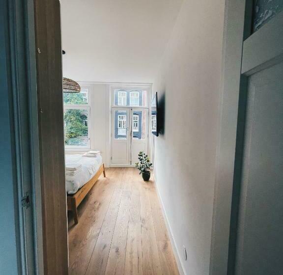 Spacious Designer Duplex Next To Central Park