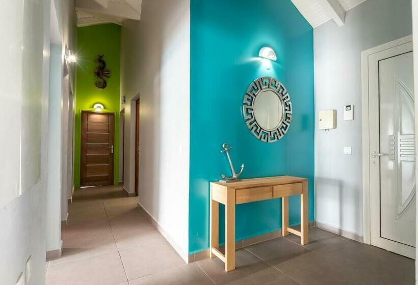 Villa De Standing Avec Piscine Au Gosier