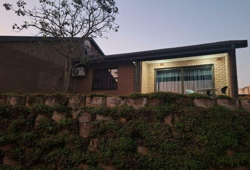 Zar Apartments