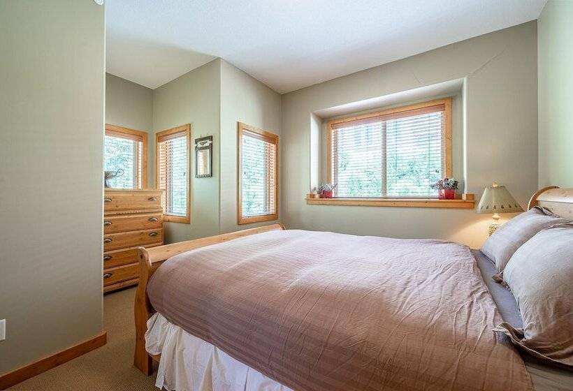 Bear S Paw Chalet   Amazing Location & Ski In/out
