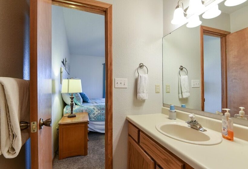 Divine 9 Condo  Fishing Lake & Hiking Trails