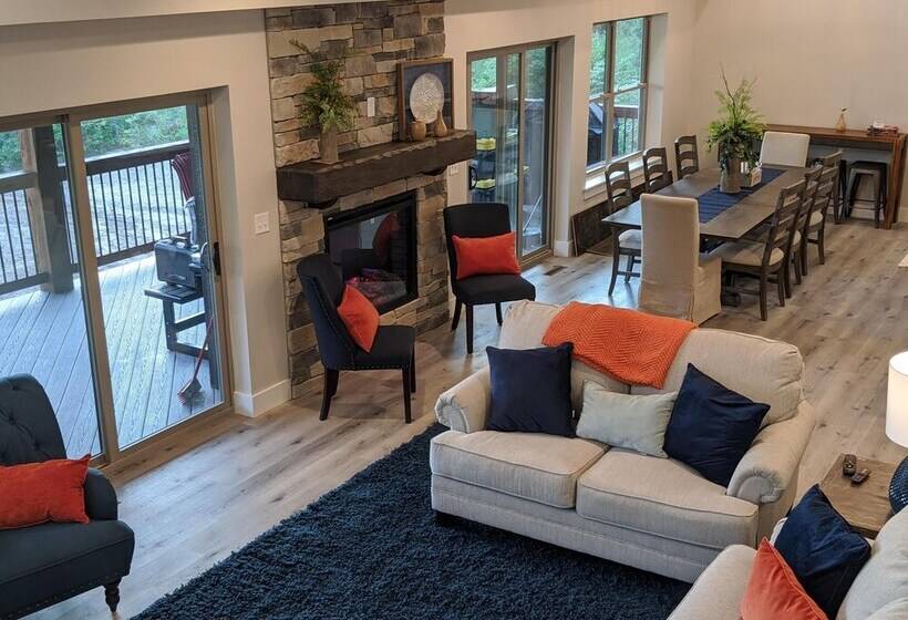 Journey S Remedy  Lake View Sleeps 30