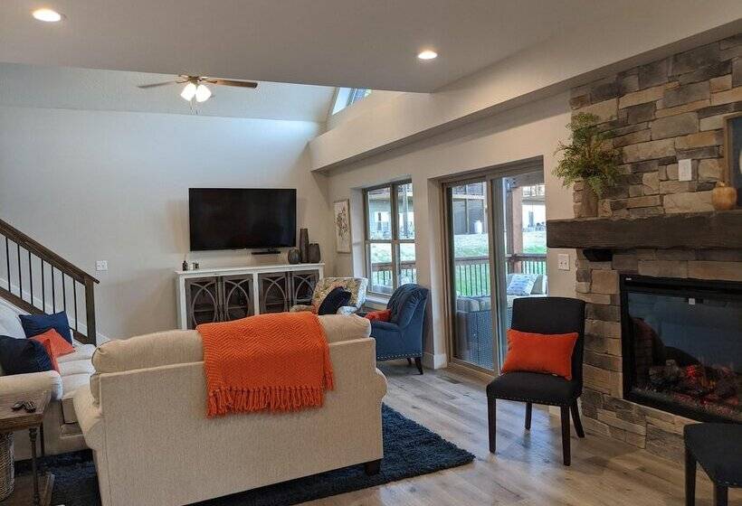 Journey S Remedy  Lake View Sleeps 30