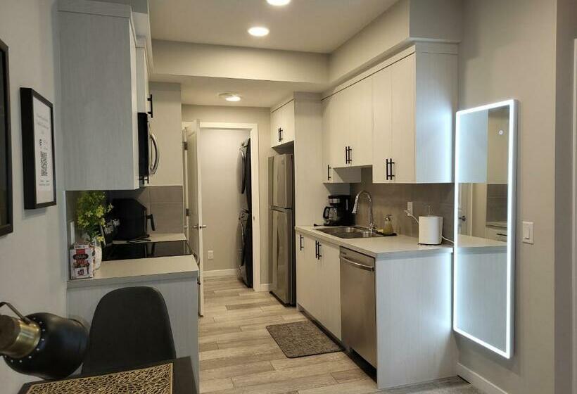 Newly Built And Tastefully Furnished Legal Suite