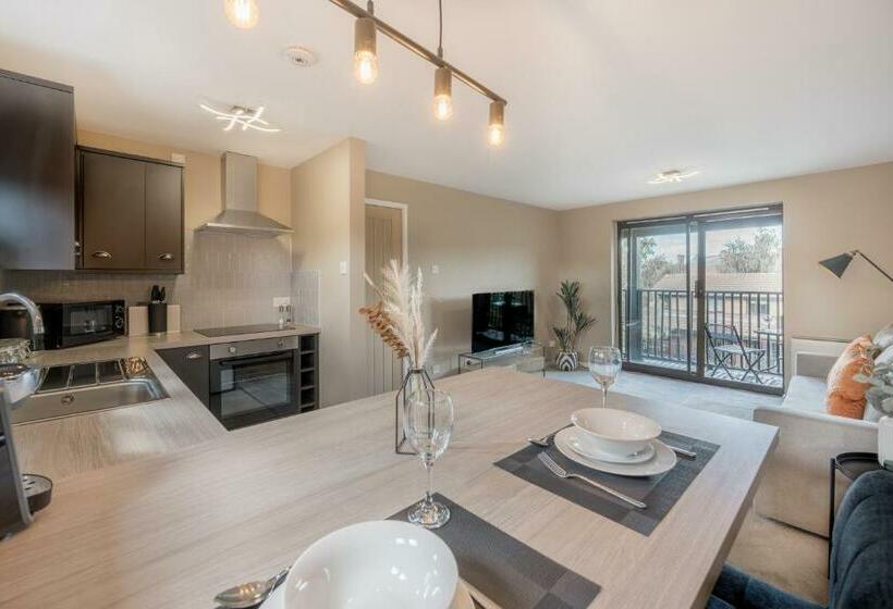 Waterlily Apartment Beautiful 1 Bed With Overlooking Balcony